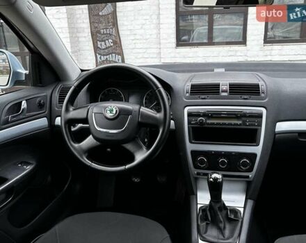 Серый Шкода Октавия, объемом двигателя 1.6 л и пробегом 203 тыс. км за 8099 $, фото 108 на Automoto.ua