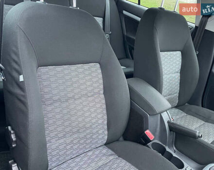 Серый Шкода Октавия, объемом двигателя 1.6 л и пробегом 181 тыс. км за 8877 $, фото 134 на Automoto.ua