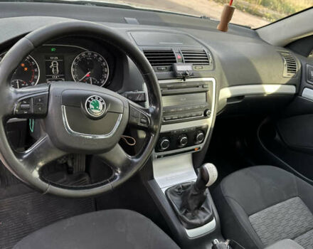 Серый Шкода Октавия, объемом двигателя 1.99 л и пробегом 305 тыс. км за 7500 $, фото 5 на Automoto.ua