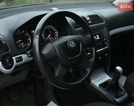 Сірий Шкода Октавія, об'ємом двигуна 1.6 л та пробігом 232 тис. км за 7700 $, фото 2 на Automoto.ua