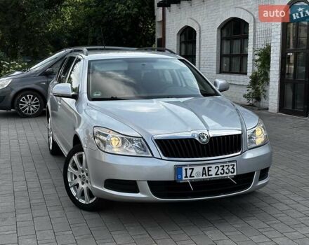 Серый Шкода Октавия, объемом двигателя 1.6 л и пробегом 237 тыс. км за 7950 $, фото 1 на Automoto.ua