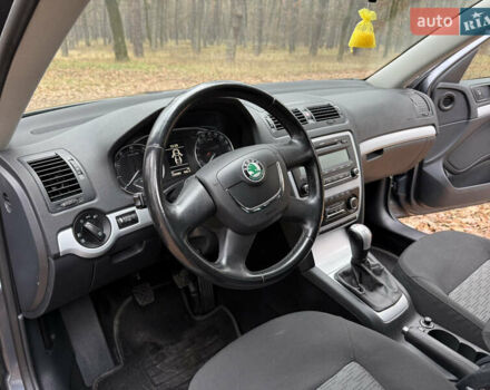 Серый Шкода Октавия, объемом двигателя 1.8 л и пробегом 220 тыс. км за 8200 $, фото 18 на Automoto.ua