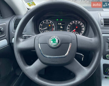 Серый Шкода Октавия, объемом двигателя 1.6 л и пробегом 181 тыс. км за 8999 $, фото 31 на Automoto.ua