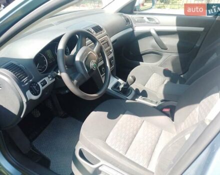 Серый Шкода Октавия, объемом двигателя 1.8 л и пробегом 138 тыс. км за 7600 $, фото 2 на Automoto.ua