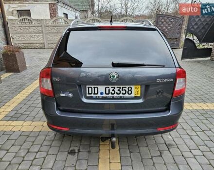 Серый Шкода Октавия, объемом двигателя 1.8 л и пробегом 178 тыс. км за 7300 $, фото 1 на Automoto.ua