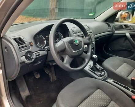 Серый Шкода Октавия, объемом двигателя 1.6 л и пробегом 250 тыс. км за 7550 $, фото 20 на Automoto.ua