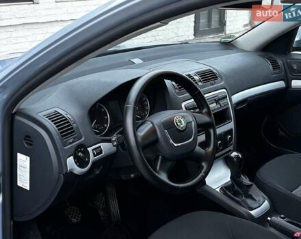 Серый Шкода Октавия, объемом двигателя 1.6 л и пробегом 203 тыс. км за 8099 $, фото 95 на Automoto.ua