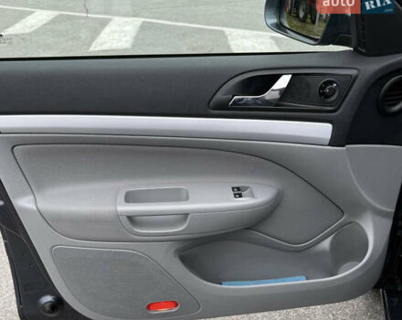 Серый Шкода Октавия, объемом двигателя 1.6 л и пробегом 176 тыс. км за 8999 $, фото 67 на Automoto.ua