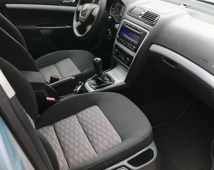 Сірий Шкода Октавія, об'ємом двигуна 0 л та пробігом 205 тис. км за 7100 $, фото 7 на Automoto.ua