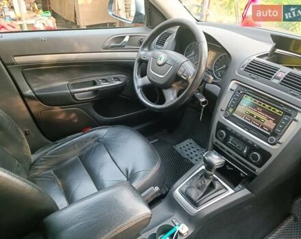 Серый Шкода Октавия, объемом двигателя 1.2 л и пробегом 220 тыс. км за 8300 $, фото 4 на Automoto.ua