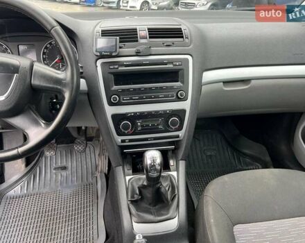 Серый Шкода Октавия, объемом двигателя 1.6 л и пробегом 245 тыс. км за 7500 $, фото 24 на Automoto.ua