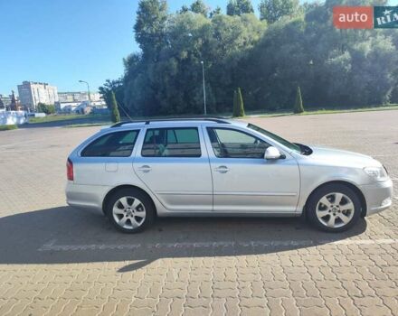 Серый Шкода Октавия, объемом двигателя 1.6 л и пробегом 200 тыс. км за 8000 $, фото 1 на Automoto.ua