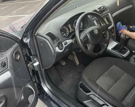 Сірий Шкода Октавія, об'ємом двигуна 1.6 л та пробігом 327 тис. км за 7500 $, фото 11 на Automoto.ua