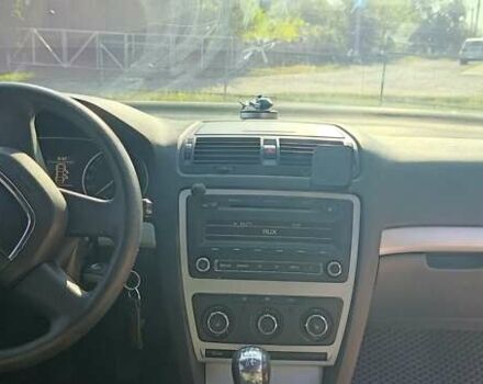 Шкода Октавия 2010 в Ладыжин на Automoto.ua Серый Шкода Октавия, объемом двигателя 1.6 л и пробегом 302 тыс. км за 7699 $, фото 16 на Automoto.ua