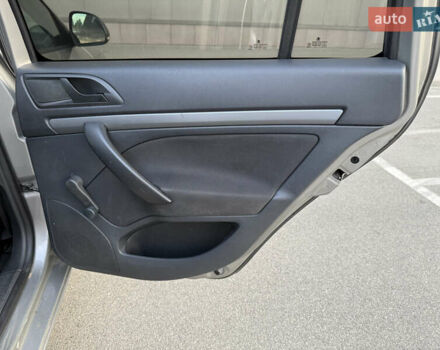 Шкода Октавія 2010 у Києві на Automoto.ua Сірий Шкода Октавія, об'ємом двигуна 1.6 л та пробігом 197 тис. км за 6950 $, фото 24 на Automoto.ua