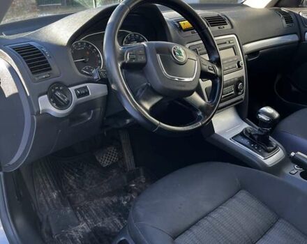 Серый Шкода Октавия, объемом двигателя 1.6 л и пробегом 258 тыс. км за 7500 $, фото 15 на Automoto.ua