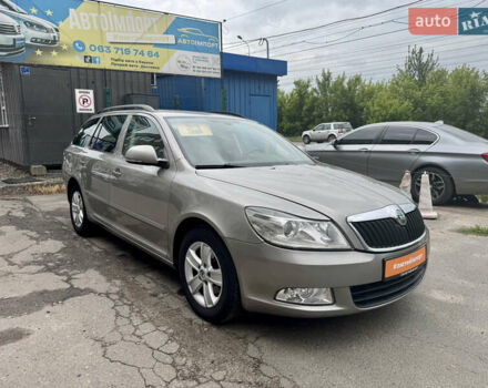 Серый Шкода Октавия, объемом двигателя 1.6 л и пробегом 247 тыс. км за 9900 $, фото 7 на Automoto.ua
