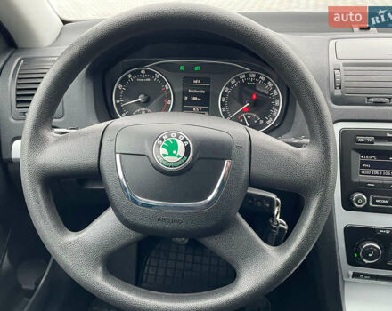 Серый Шкода Октавия, объемом двигателя 1.6 л и пробегом 226 тыс. км за 8999 $, фото 5 на Automoto.ua