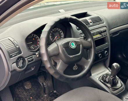 Сірий Шкода Октавія, об'ємом двигуна 1.6 л та пробігом 307 тис. км за 5940 $, фото 17 на Automoto.ua