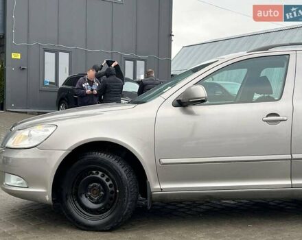 Серый Шкода Октавия, объемом двигателя 1.6 л и пробегом 245 тыс. км за 7500 $, фото 1 на Automoto.ua