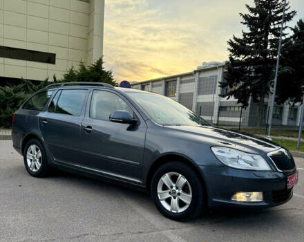 Серый Шкода Октавия, объемом двигателя 1.6 л и пробегом 210 тыс. км за 8999 $, фото 2 на Automoto.ua