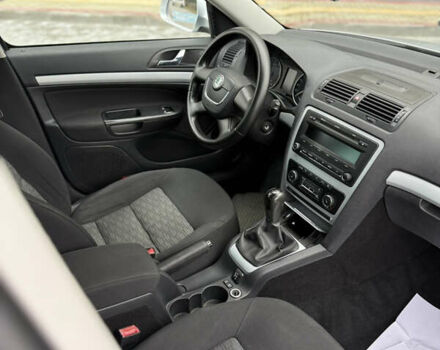 Серый Шкода Октавия, объемом двигателя 1.6 л и пробегом 183 тыс. км за 7400 $, фото 6 на Automoto.ua