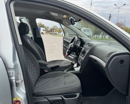 Сірий Шкода Октавія, об'ємом двигуна 2 л та пробігом 282 тис. км за 7990 $, фото 12 на Automoto.ua