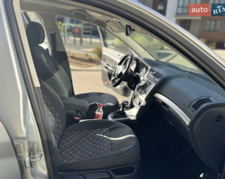 Шкода Октавія 2010 у Львові на Automoto.ua Сірий Шкода Октавія, об'ємом двигуна 2 л та пробігом 282 тис. км за 7550 $, фото 14 на Automoto.ua