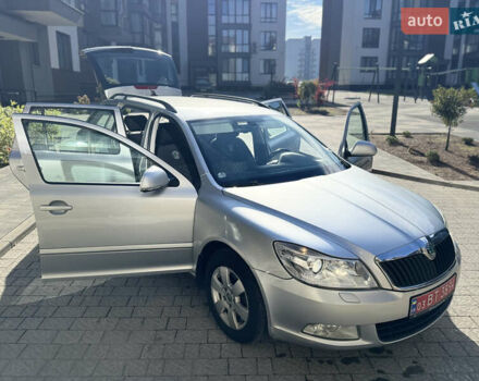 Шкода Октавія 2010 у Львові на Automoto.ua Сірий Шкода Октавія, об'ємом двигуна 2 л та пробігом 282 тис. км за 7550 $, фото 25 на Automoto.ua
