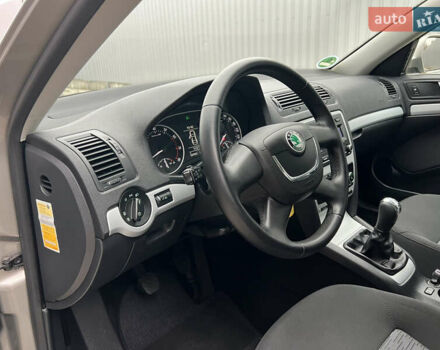 Сірий Шкода Октавія, об'ємом двигуна 1.6 л та пробігом 188 тис. км за 9200 $, фото 47 на Automoto.ua