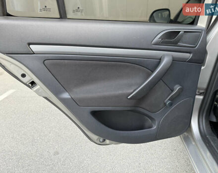 Шкода Октавія 2010 у Києві на Automoto.ua Сірий Шкода Октавія, об'ємом двигуна 1.6 л та пробігом 197 тис. км за 6950 $, фото 27 на Automoto.ua