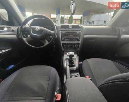 Серый Шкода Октавия, объемом двигателя 1.6 л и пробегом 260 тыс. км за 8400 $, фото 7 на Automoto.ua