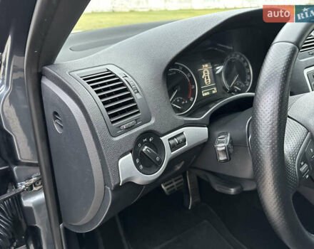 Серый Шкода Октавия, объемом двигателя 2 л и пробегом 260 тыс. км за 10500 $, фото 28 на Automoto.ua