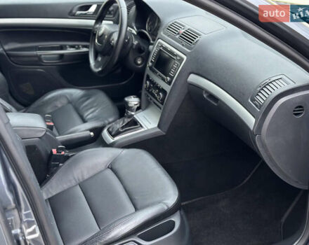 Серый Шкода Октавия, объемом двигателя 2 л и пробегом 260 тыс. км за 10500 $, фото 34 на Automoto.ua