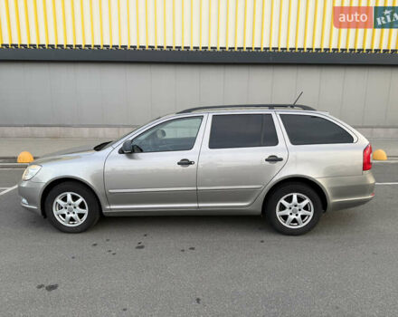 Шкода Октавія 2010 у Києві на Automoto.ua Сірий Шкода Октавія, об'ємом двигуна 1.6 л та пробігом 197 тис. км за 6950 $, фото 6 на Automoto.ua