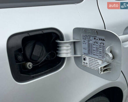 Сірий Шкода Октавія, об'ємом двигуна 1.6 л та пробігом 229 тис. км за 8999 $, фото 135 на Automoto.ua