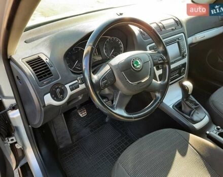 Серый Шкода Октавия, объемом двигателя 1.8 л и пробегом 182 тыс. км за 9999 $, фото 13 на Automoto.ua