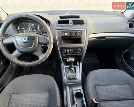 Шкода Октавія 2010 у Києві на Automoto.ua Сірий Шкода Октавія, об'ємом двигуна 1.6 л та пробігом 197 тис. км за 6950 $, фото 17 на Automoto.ua