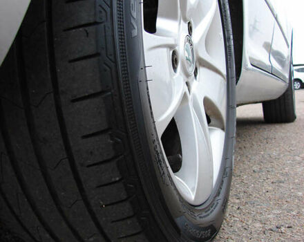 Сірий Шкода Октавія, об'ємом двигуна 1.6 л та пробігом 240 тис. км за 8000 $, фото 5 на Automoto.ua