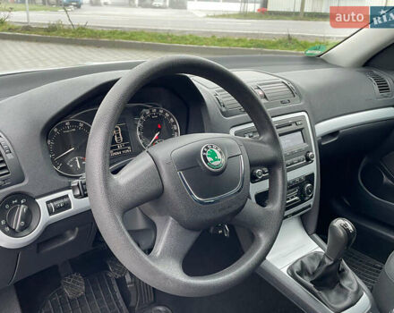 Серый Шкода Октавия, объемом двигателя 1.6 л и пробегом 229 тыс. км за 9499 $, фото 89 на Automoto.ua