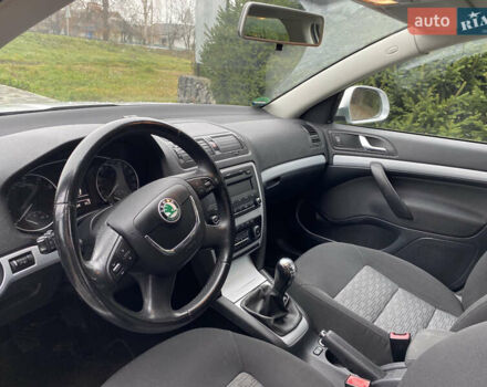 Серый Шкода Октавия, объемом двигателя 1.4 л и пробегом 206 тыс. км за 7300 $, фото 6 на Automoto.ua