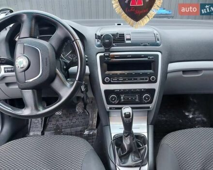 Серый Шкода Октавия, объемом двигателя 1.6 л и пробегом 372 тыс. км за 7300 $, фото 7 на Automoto.ua