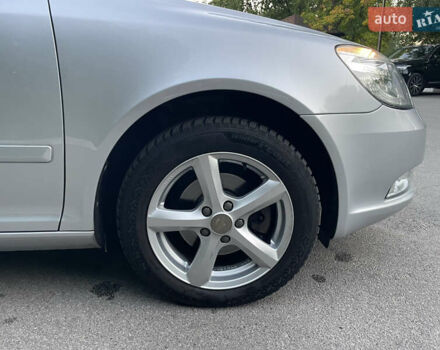 Серый Шкода Октавия, объемом двигателя 1.6 л и пробегом 167 тыс. км за 9500 $, фото 9 на Automoto.ua