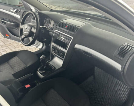 Серый Шкода Октавия, объемом двигателя 1.6 л и пробегом 336 тыс. км за 8000 $, фото 17 на Automoto.ua