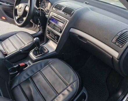 Серый Шкода Октавия, объемом двигателя 1.6 л и пробегом 310 тыс. км за 7000 $, фото 17 на Automoto.ua