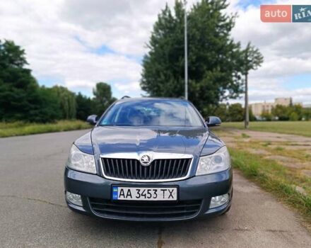 Серый Шкода Октавия, объемом двигателя 1.6 л и пробегом 325 тыс. км за 8000 $, фото 2 на Automoto.ua