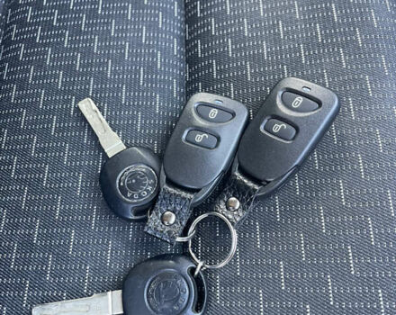 Сірий Шкода Октавія, об'ємом двигуна 1.6 л та пробігом 200 тис. км за 7500 $, фото 16 на Automoto.ua