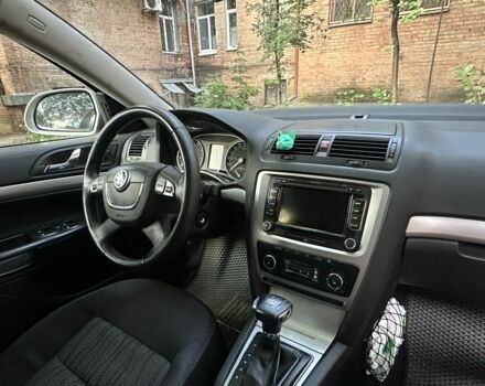 Серый Шкода Октавия, объемом двигателя 1.8 л и пробегом 221 тыс. км за 7500 $, фото 18 на Automoto.ua