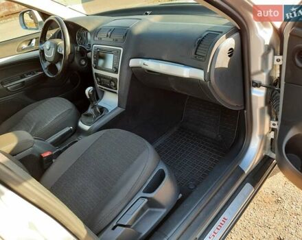 Серый Шкода Октавия, объемом двигателя 1.8 л и пробегом 182 тыс. км за 9999 $, фото 12 на Automoto.ua