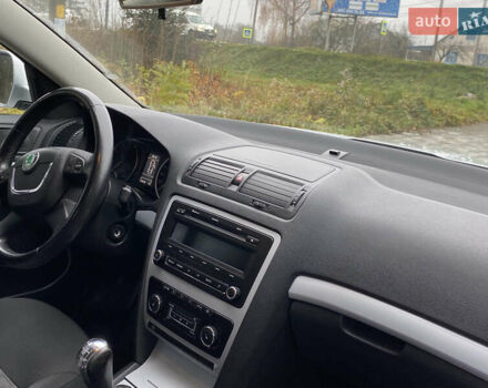 Серый Шкода Октавия, объемом двигателя 1.4 л и пробегом 206 тыс. км за 7300 $, фото 7 на Automoto.ua
